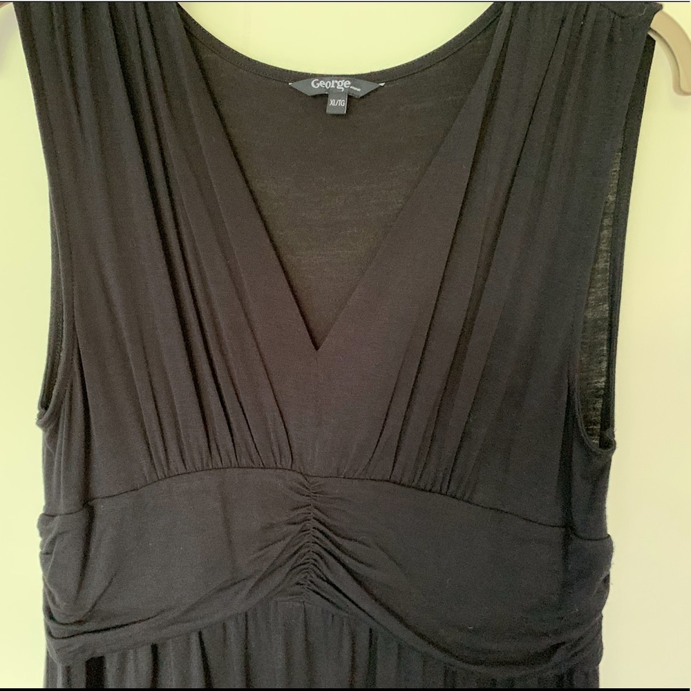 Soft light Black V neck dress at knee length nice pleads below bustier Size XL - Picture 11 of 13
